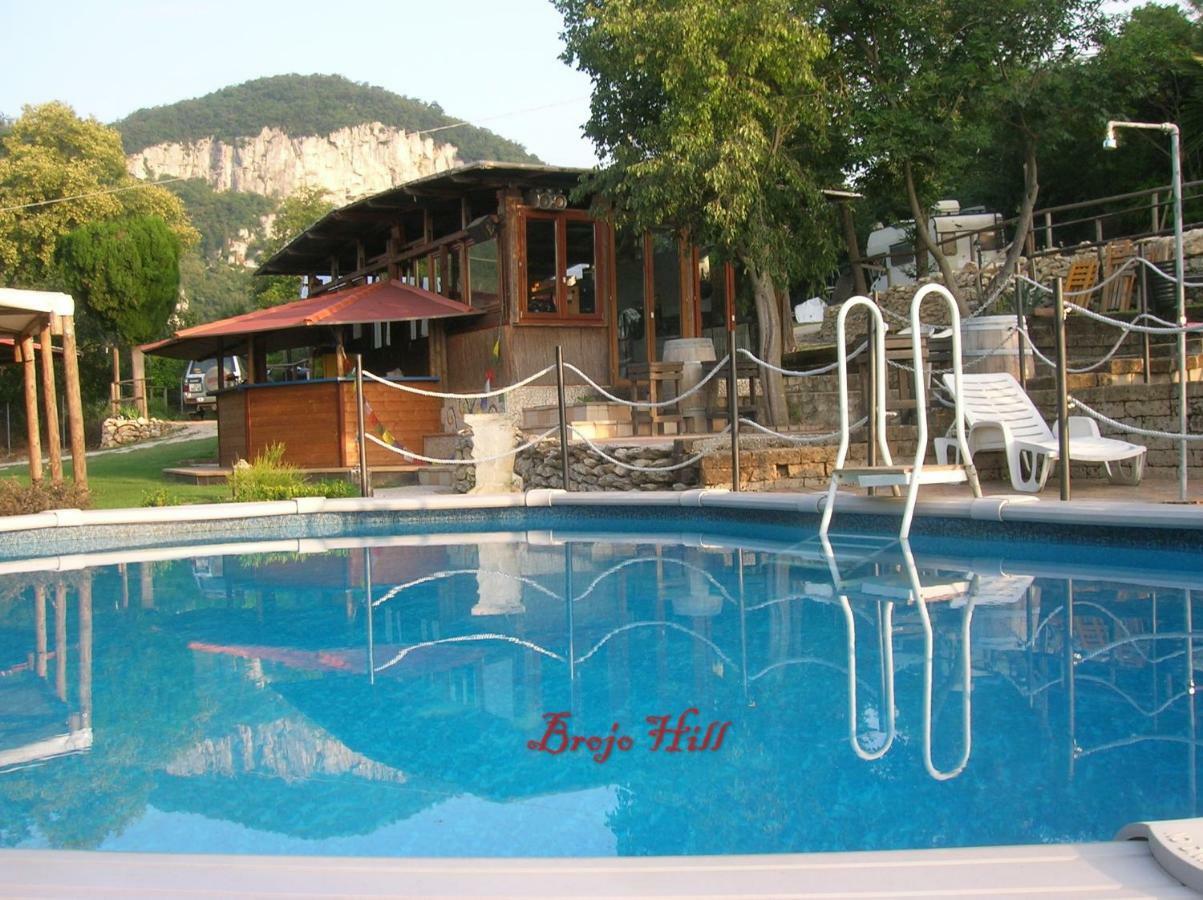 Brojo Hill Bed & Breakfast Longare Exterior photo